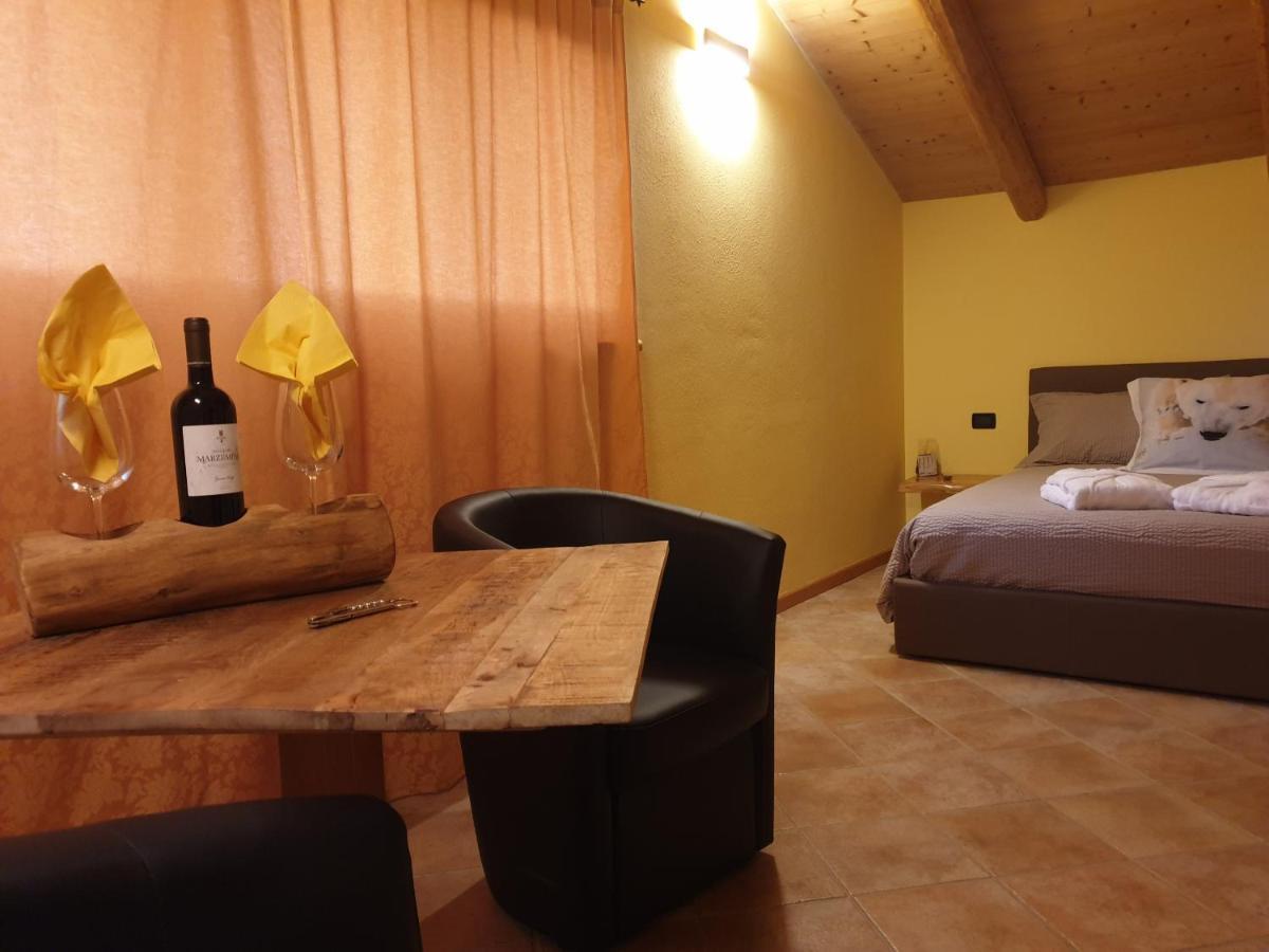 Castel Condino Chalet Chapeau Rar المظهر الخارجي الصورة