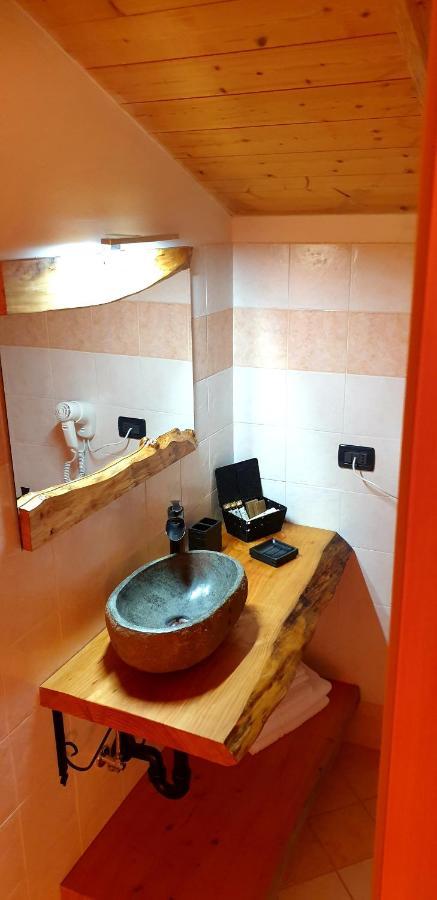 Castel Condino Chalet Chapeau Rar المظهر الخارجي الصورة