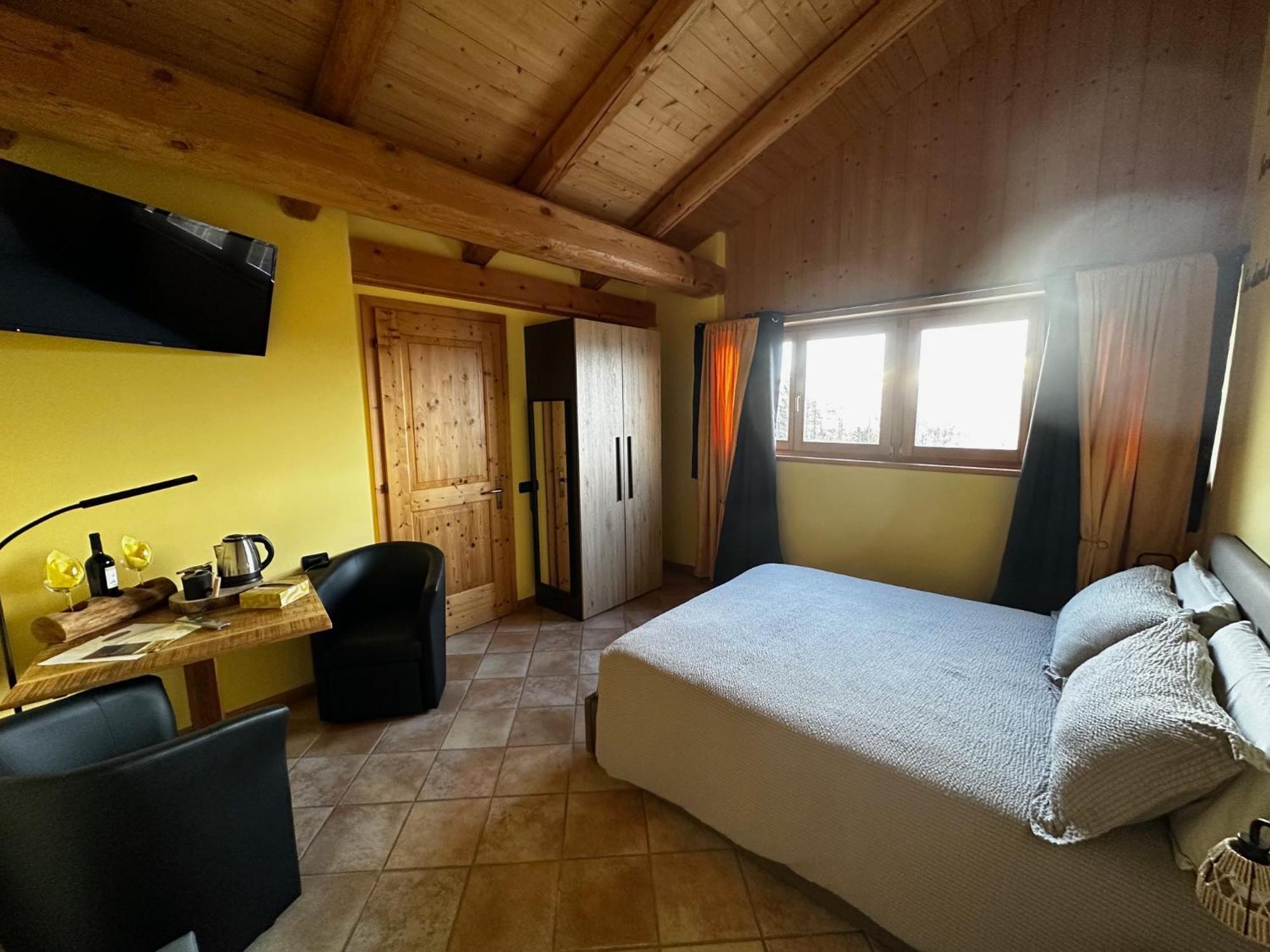 Castel Condino Chalet Chapeau Rar المظهر الخارجي الصورة